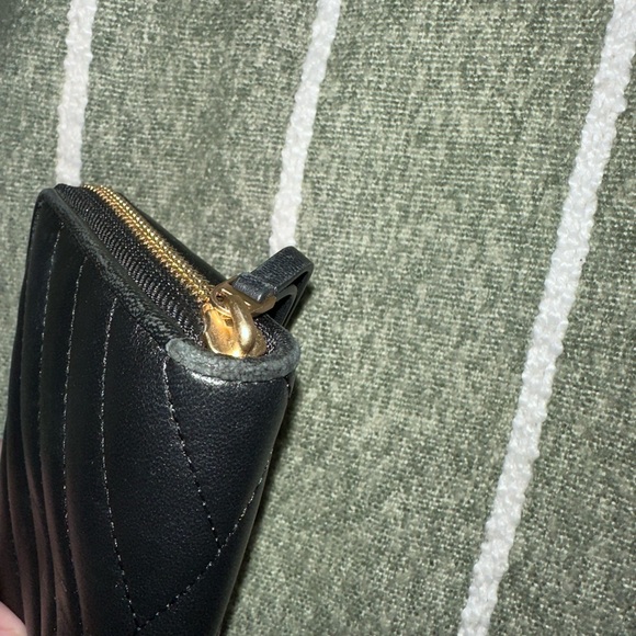 Tory Burch Black Quilted Leather Wallet - Picture 4 of 7